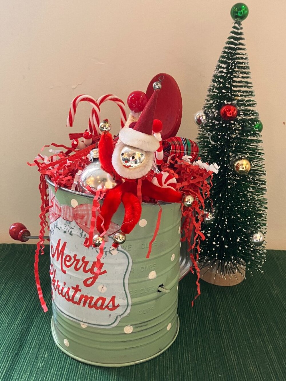 Vintage Christmas/Holiday Tabletop Decor